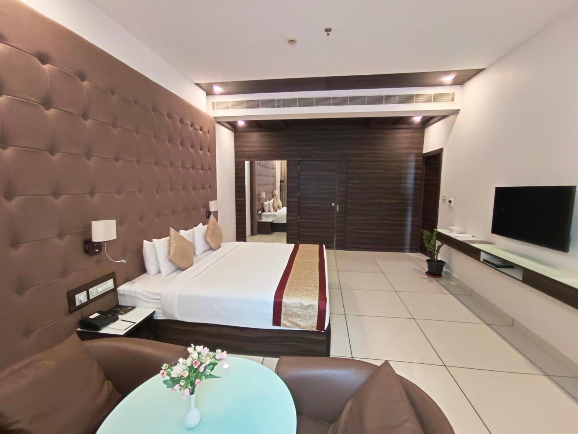 Blue Serene Resort Guruvāyūr 외부 사진