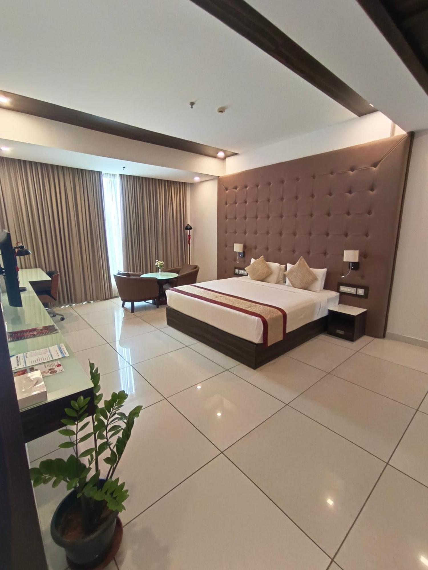 Blue Serene Resort Guruvāyūr 외부 사진